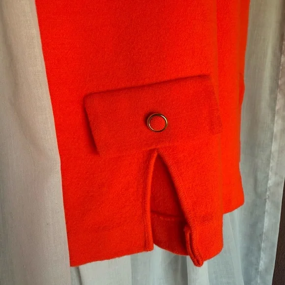 Vintage Red Short Sleeve Top with Green Trim - Picture 3 of 4